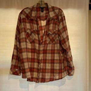 Wrangler Red and Beige Plaid Button Down Shirt